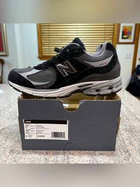 Brand new never worn New Balance 2002R Men's shoes - Black & Gray.  Size 11